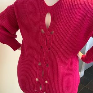 Boutique Plus fuchsia v-neck sweater-peephole back